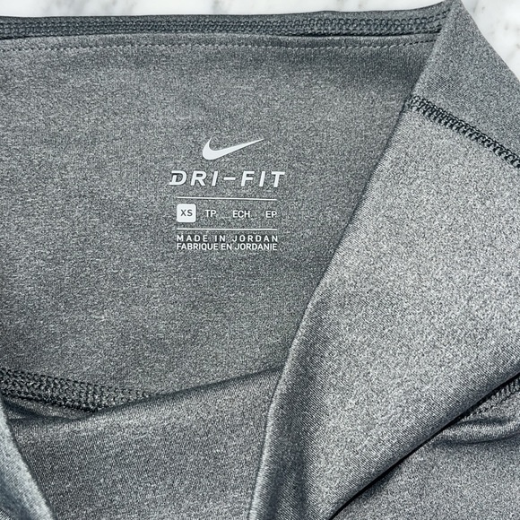 3 pair of Nike full length leggings. Like new! 2 sz xs and black sz small. - Picture 3 of 9